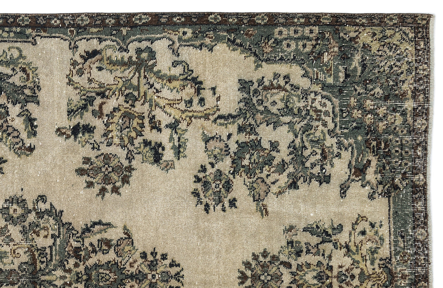 Fladava - Vintage Medallion Rug - 5'5 X 9'11