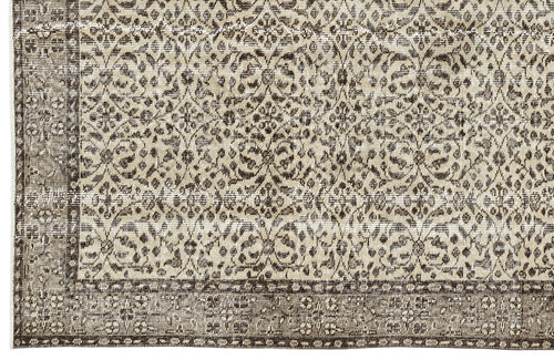 Load image 1 in gallery view. Grusita - Vintage Floral Rug - 5'5 X 9'1
