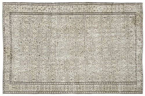 Load image 1 in gallery view. Masula - Vintage Floral Rug - 5'11 X 8'10