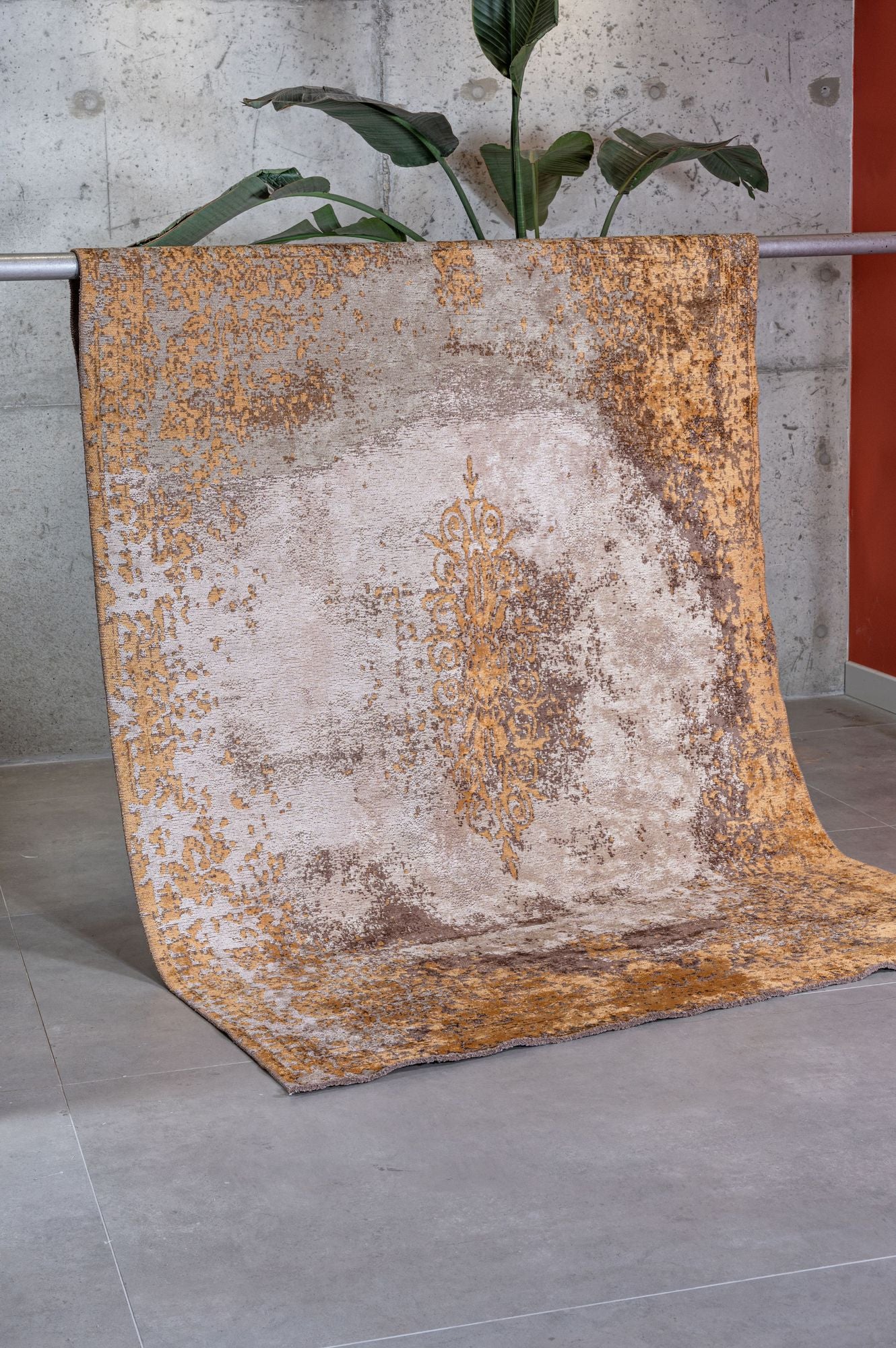 Golden Fade Area Rug APX1922